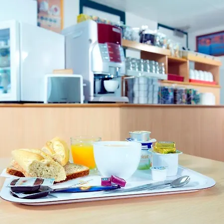 Hotell Premiere Classe Niort Est La Creche