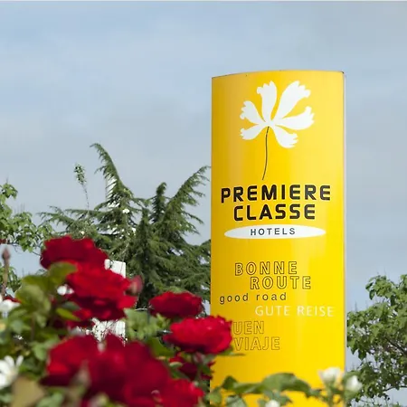 Otel Premiere Classe Niort Est *