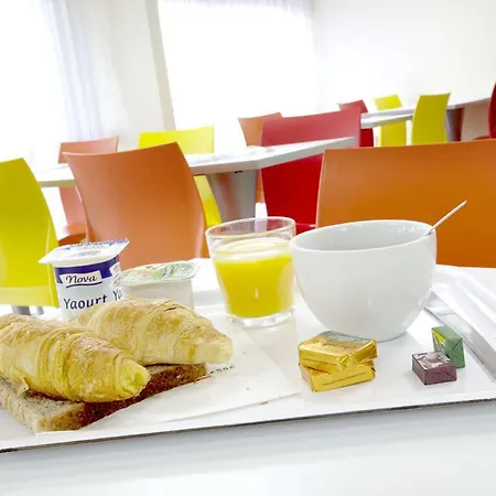 Hotell Premiere Classe Niort Est