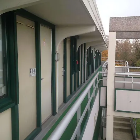 Premiere Classe Niort Est * La Creche