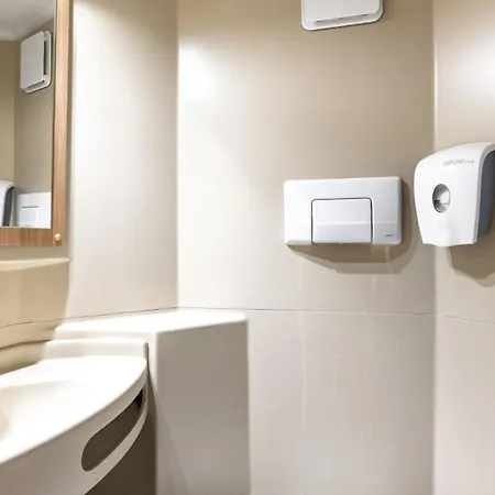 Premiere Classe Niort Est *