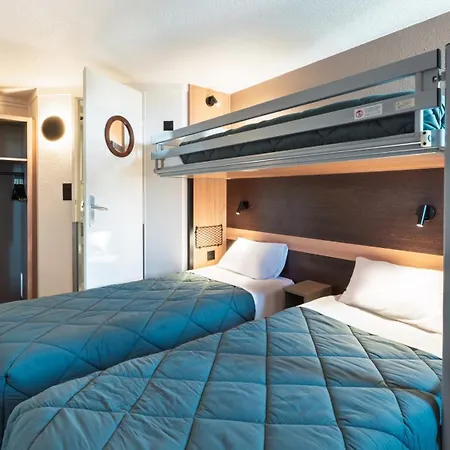 ホテル Premiere Classe Niort Est *