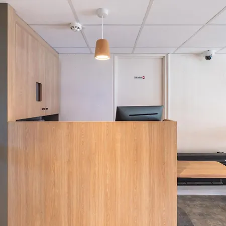 Premiere Classe Niort Est *