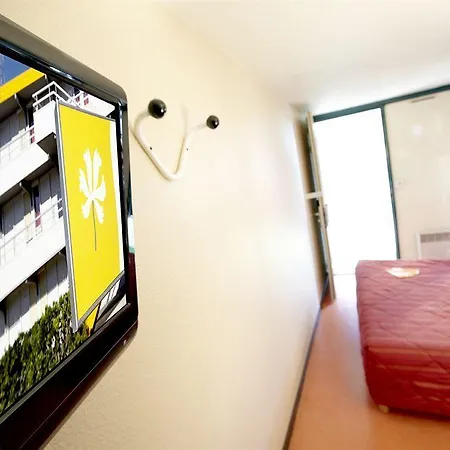Otel Premiere Classe Niort Est *