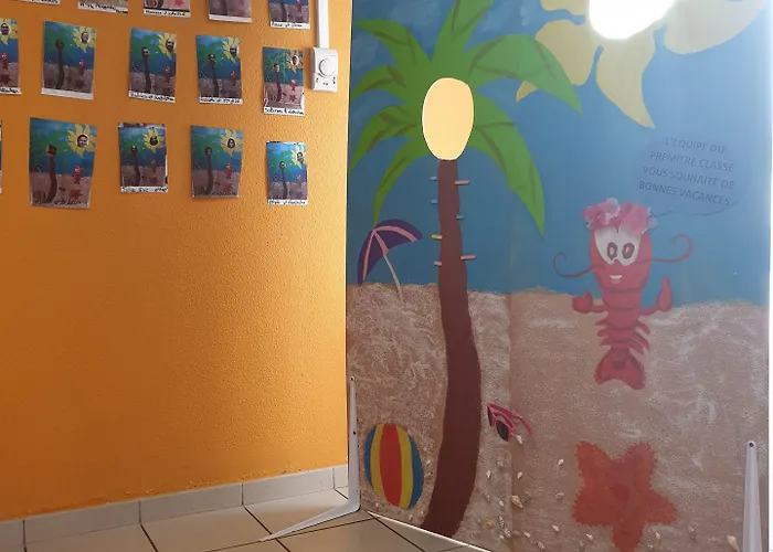 Premiere Classe Niort Est * La Creche