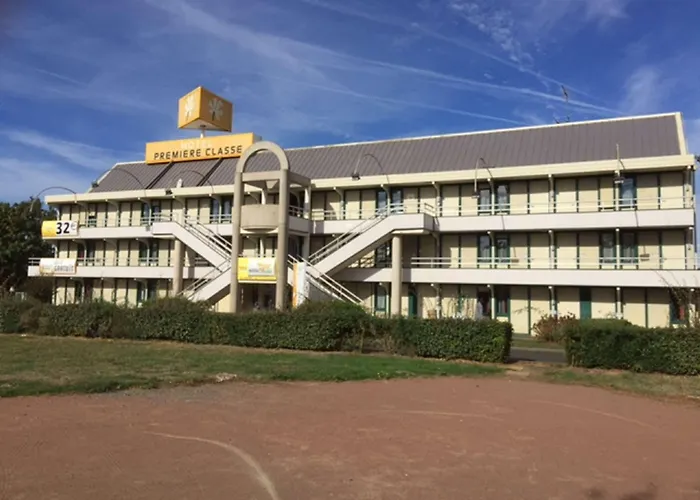 Premiere Classe Niort Est * La Creche