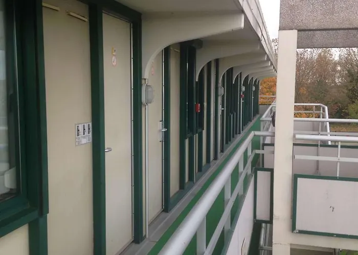 Premiere Classe Niort Est * La Creche