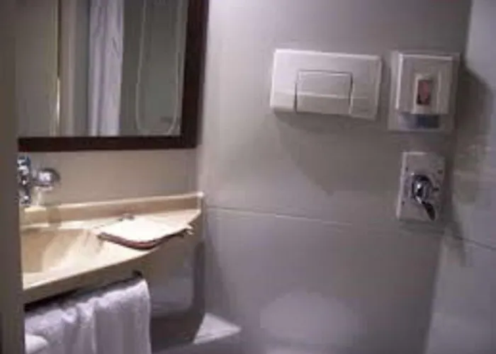 Premiere Classe Niort Est La Creche