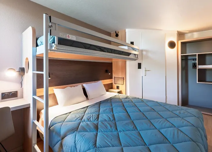 Premiere Classe Niort Est * La Creche