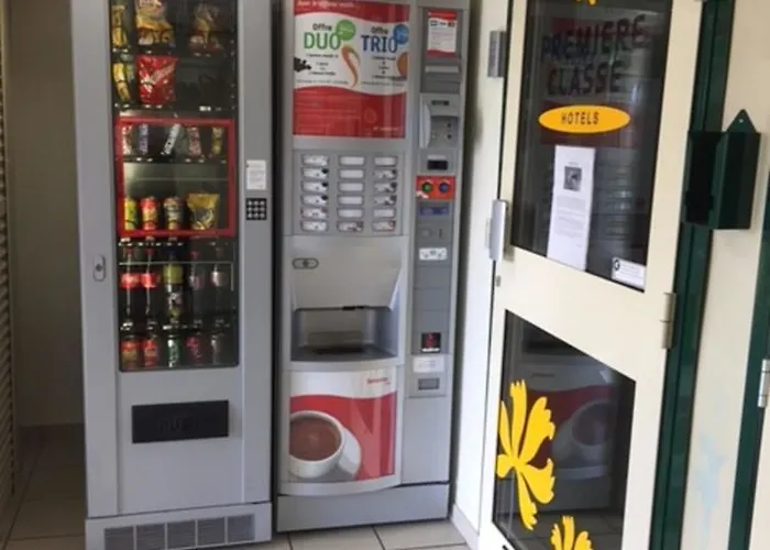 Premiere Classe Niort Est *